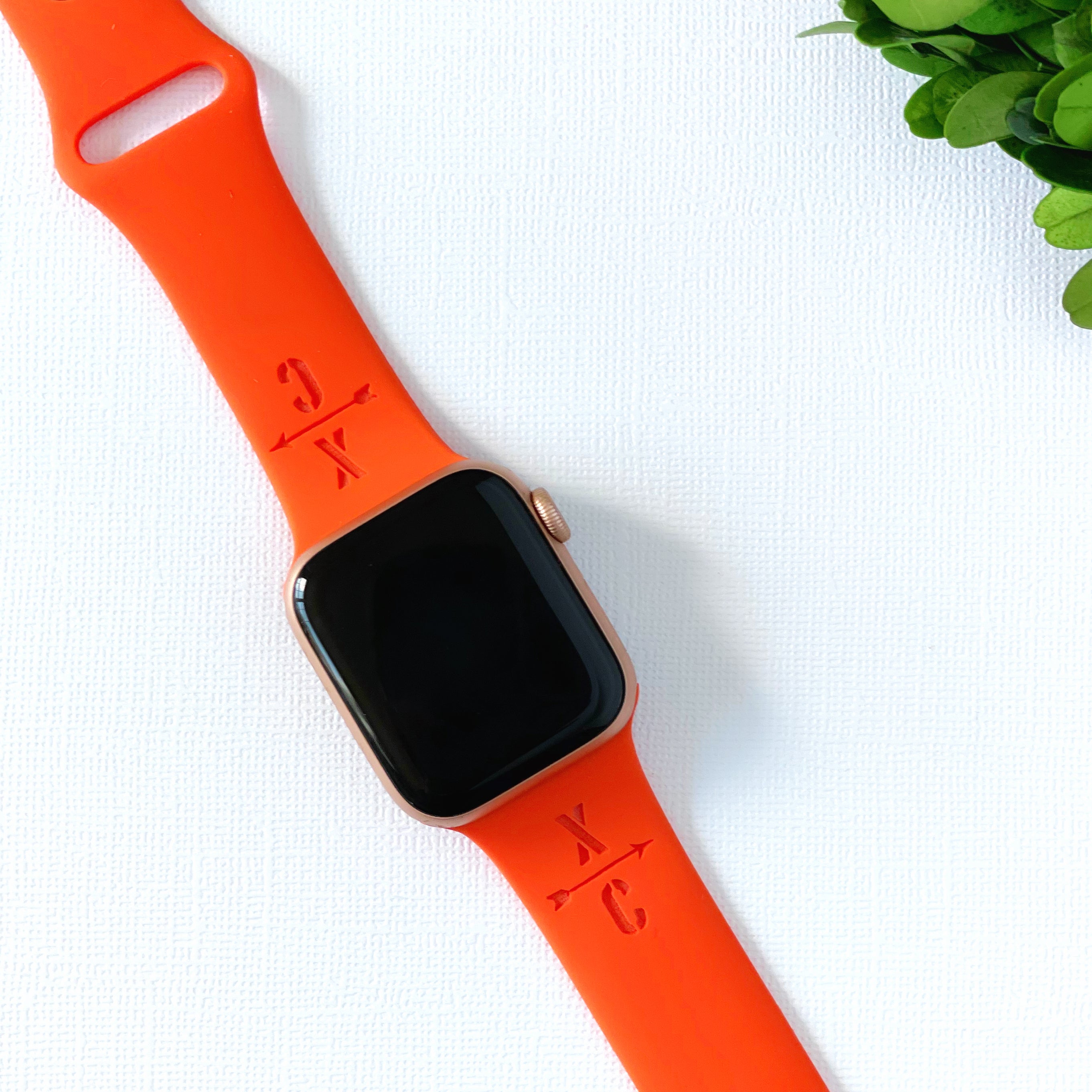 Fashion engraved digital watch